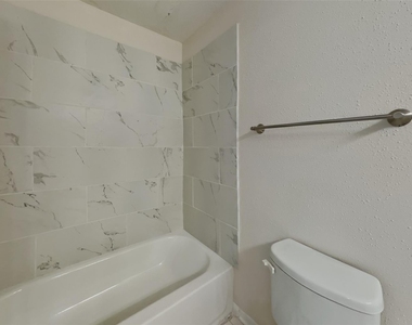 9103 Wallingham Court - Photo Thumbnail 15