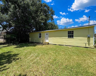 1003 W Hart Avenue - Photo Thumbnail 21