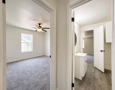 1003 W Hart Avenue - Photo Thumbnail 18