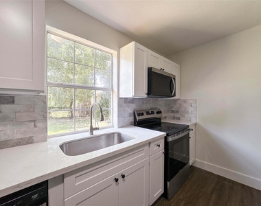 1003 W Hart Avenue - Photo Thumbnail 11