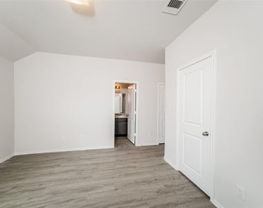 206 Pronghorn Drive - Photo Thumbnail 9