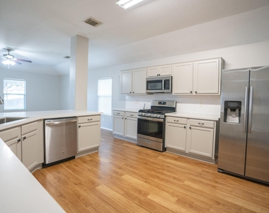 7843 Crescent Village Lane - Photo Thumbnail 6