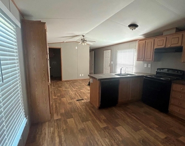 605 County Road 6053 - Photo Thumbnail 3