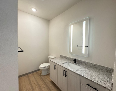 11604 Stonehollow Dr - Photo Thumbnail 10