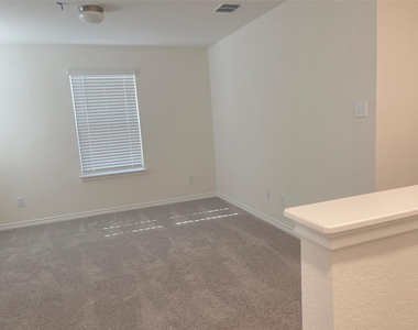 7543 Fishbowl Lane - Photo Thumbnail 5