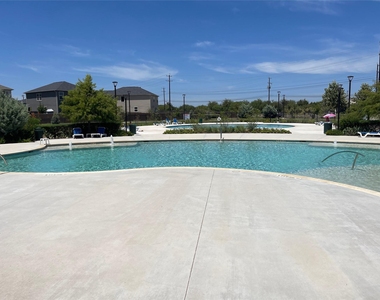 7543 Fishbowl Lane - Photo Thumbnail 18