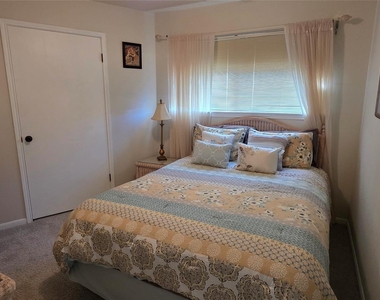 1702 E Castaway Street - Photo Thumbnail 12