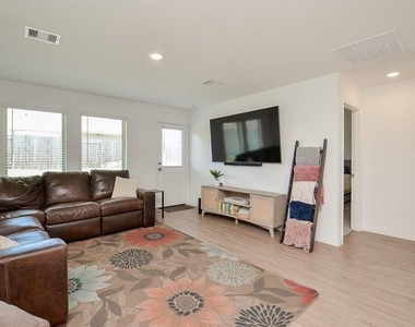 342 Birch Blossom Path - Photo Thumbnail 14