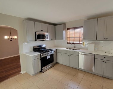 12514 Berry Laurel Lane - Photo Thumbnail 8