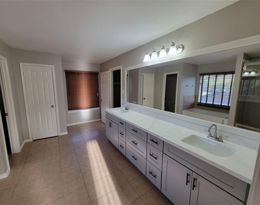 12514 Berry Laurel Lane - Photo Thumbnail 16