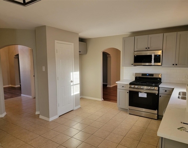 12514 Berry Laurel Lane - Photo Thumbnail 7