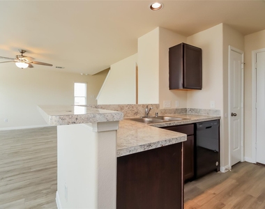 5815 Northern Oak Street - Photo Thumbnail 1
