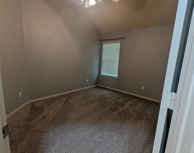 14915 Bronze Finch Drive - Photo Thumbnail 17