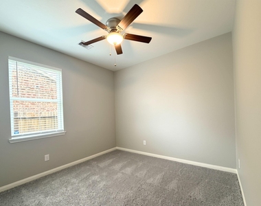 2201 Nautica Terrace Drive - Photo Thumbnail 9