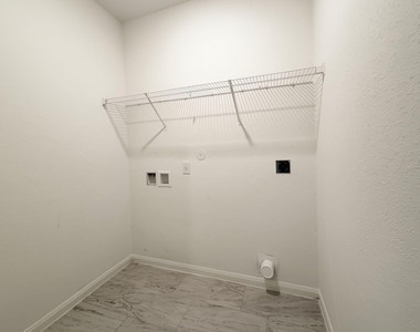 2201 Nautica Terrace Drive - Photo Thumbnail 13