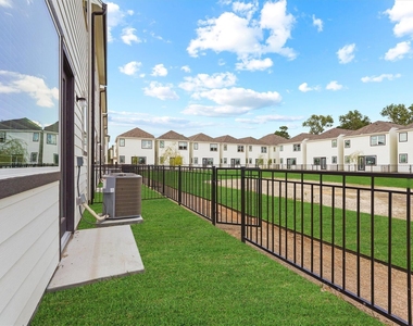 5914 Haring Lane - Photo Thumbnail 13
