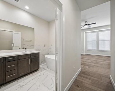 5914 Haring Lane - Photo Thumbnail 5