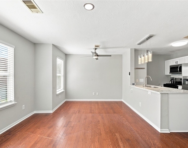 1421 Ruthven Street - Photo Thumbnail 11