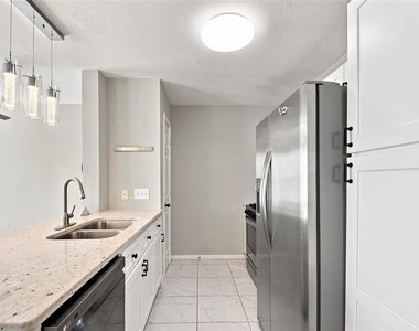 1421 Ruthven Street - Photo Thumbnail 15