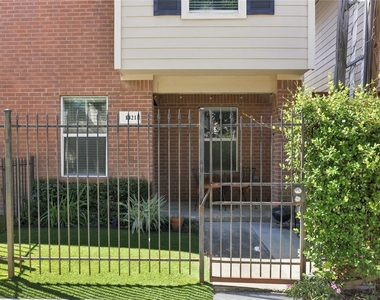 1421 Ruthven Street - Photo Thumbnail 3