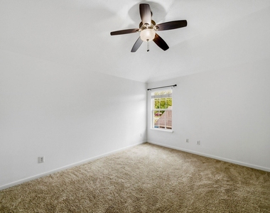 18431 W Laura Shore Drive - Photo Thumbnail 30