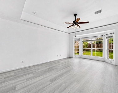 18431 W Laura Shore Drive - Photo Thumbnail 18