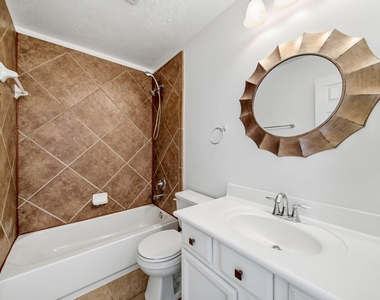 18431 W Laura Shore Drive - Photo Thumbnail 27