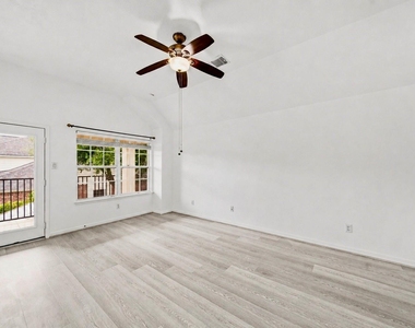 18431 W Laura Shore Drive - Photo Thumbnail 25