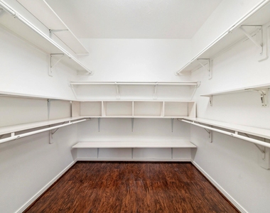 18431 W Laura Shore Drive - Photo Thumbnail 21