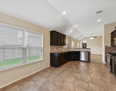 20751 Winghaven Drive - Photo Thumbnail 5