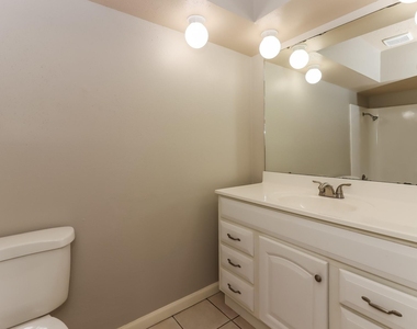 16518 Royal Mile Lane - Photo Thumbnail 15
