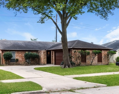 16518 Royal Mile Lane - Photo Thumbnail 1