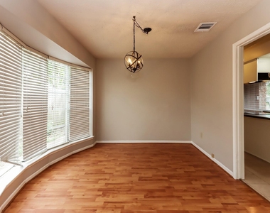 16518 Royal Mile Lane - Photo Thumbnail 5