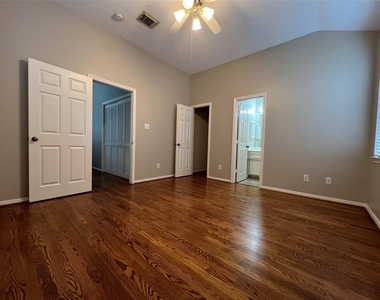 1323 Oneil Street - Photo Thumbnail 16