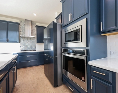 2107 Brooke Avery Drive - Photo Thumbnail 9