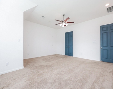 2107 Brooke Avery Drive - Photo Thumbnail 15