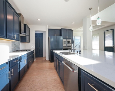 2107 Brooke Avery Drive - Photo Thumbnail 11