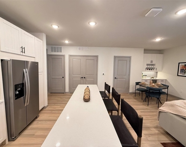 11604 Stonehollow Dr - Photo Thumbnail 1