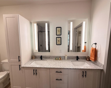 11604 Stonehollow Dr - Photo Thumbnail 8
