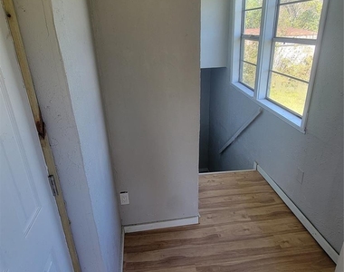 12018 Sandpiper Road - Photo Thumbnail 12