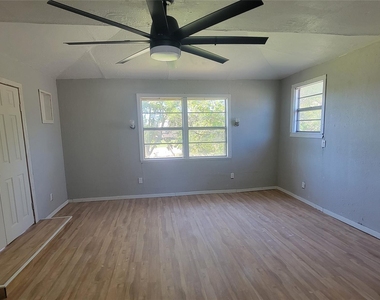 12018 Sandpiper Road - Photo Thumbnail 17
