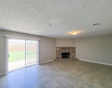 8530 Quail Burg Lane - Photo Thumbnail 4