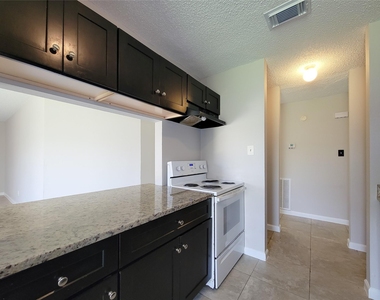 8530 Quail Burg Lane - Photo Thumbnail 13