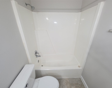 8530 Quail Burg Lane - Photo Thumbnail 32