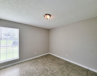 8530 Quail Burg Lane - Photo Thumbnail 24