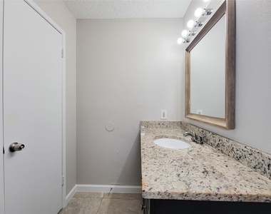 8530 Quail Burg Lane - Photo Thumbnail 33