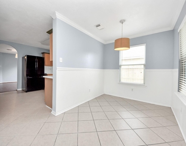 7238 Foxshadows Lane - Photo Thumbnail 3