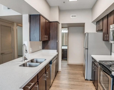 2700 Woodland Park Drive - Photo Thumbnail 6