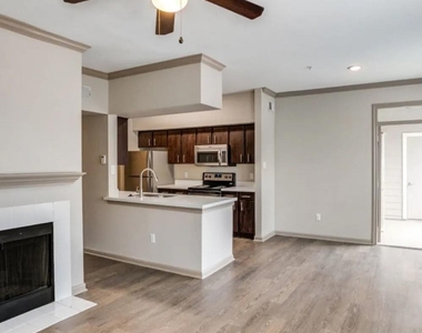 2700 Woodland Park Drive - Photo Thumbnail 16
