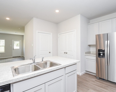 16493 Moss Lane - Photo Thumbnail 4